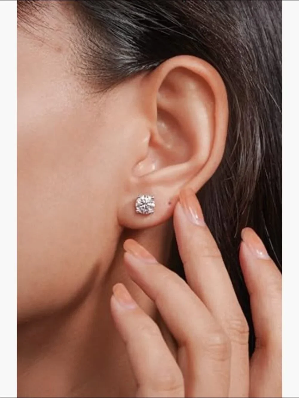 N/A moissanite stud